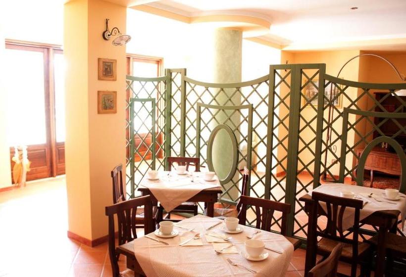 호텔 Albergo   Ristorante Il Tino