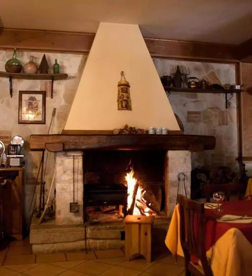 هتل Albergo   Ristorante Il Tino