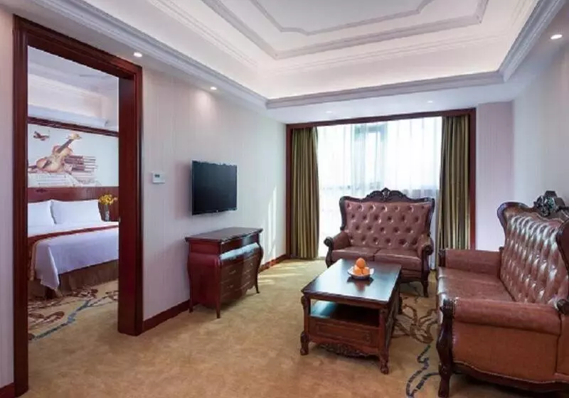 Vienna International Hotel Heyuan Yajule Garden