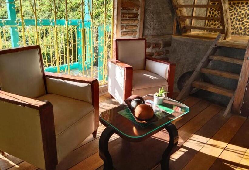 旅馆 Tarragona Hostal