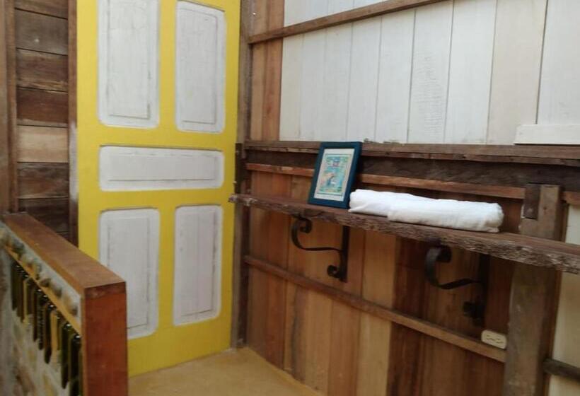 旅馆 Tarragona Hostal