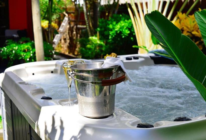 هتل Flowers Of Paradise