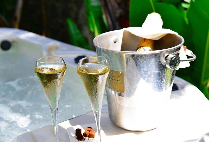 هتل Flowers Of Paradise