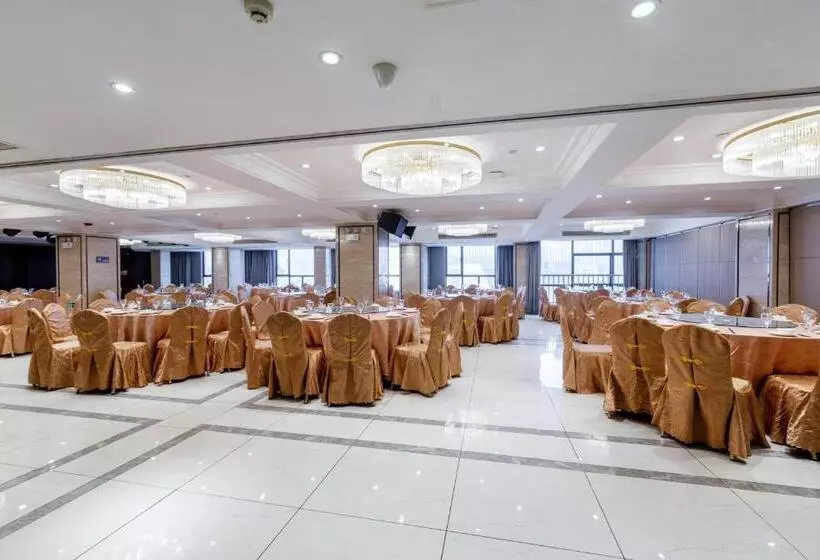 Hotelli Huzhou Wealth