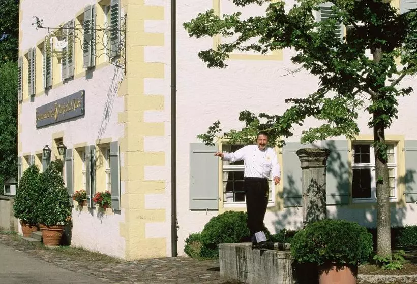 ホテル Markgräflich Badischer Gasthof Schwanen