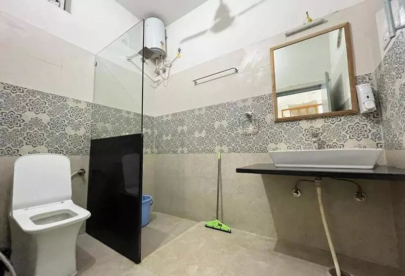 Jaisalmer Hostel Crowd