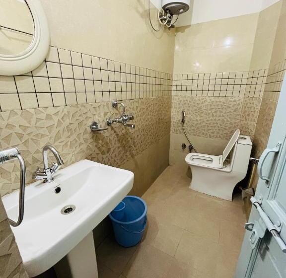 Jaisalmer Hostel Crowd