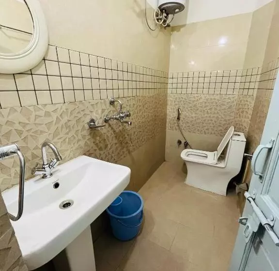 Jaisalmer Hostel Crowd