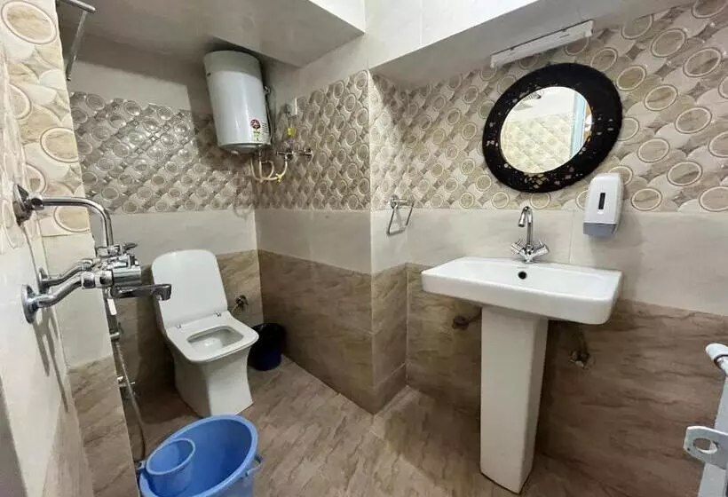 Jaisalmer Hostel Crowd