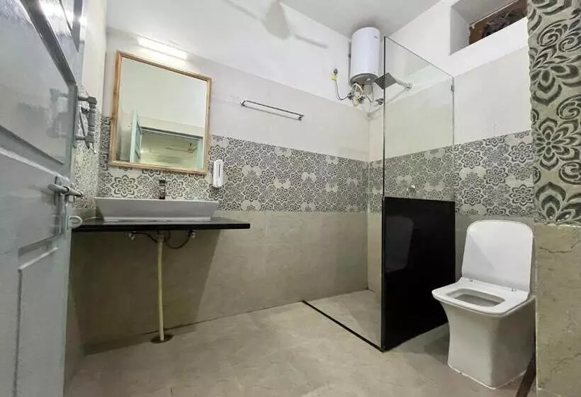 Jaisalmer Hostel Crowd