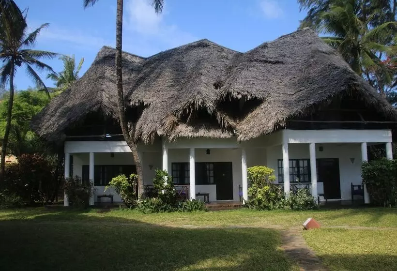 استراحتگاه Blue Bay Village