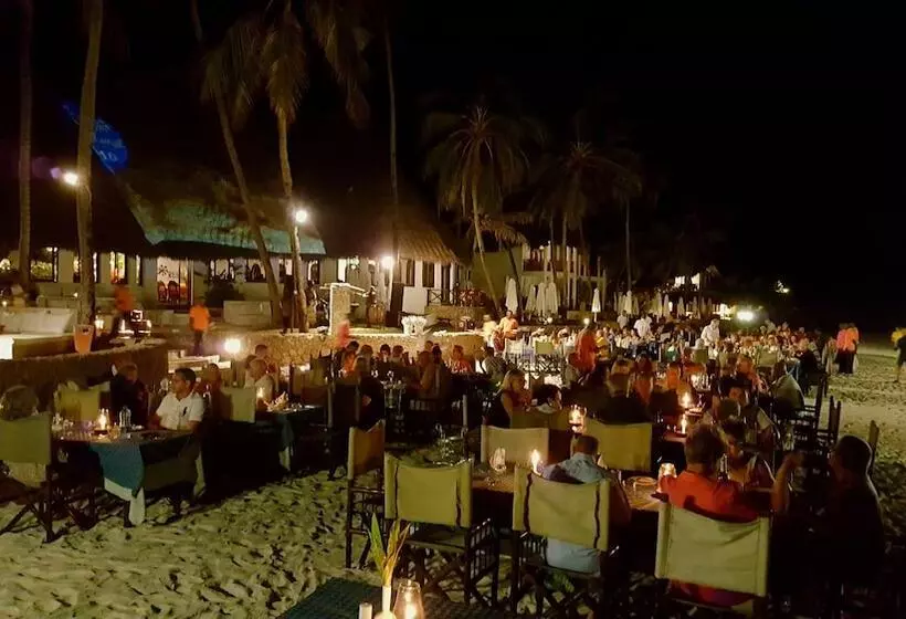 استراحتگاه Blue Bay Village