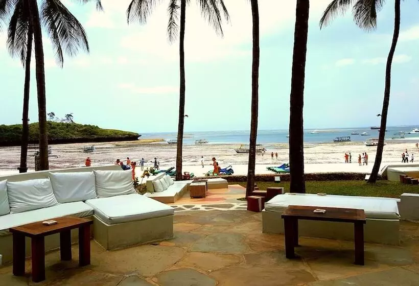 استراحتگاه Blue Bay Village