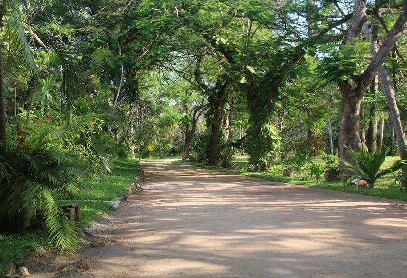 リゾートホテル Blue Bay Village