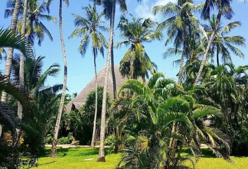 استراحتگاه Blue Bay Village