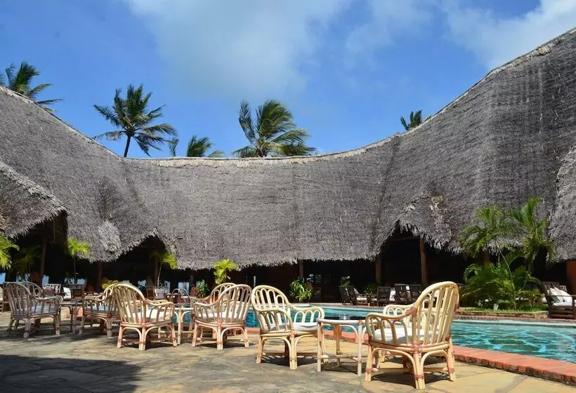 استراحتگاه Blue Bay Village