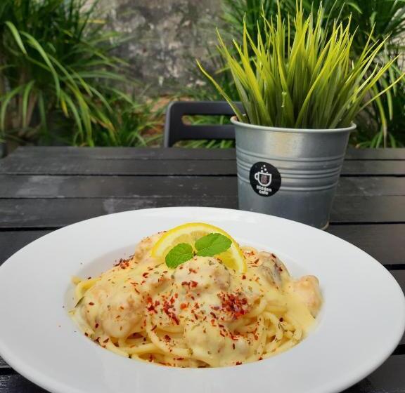 Suite 18 Boutique Hotel   Hostel