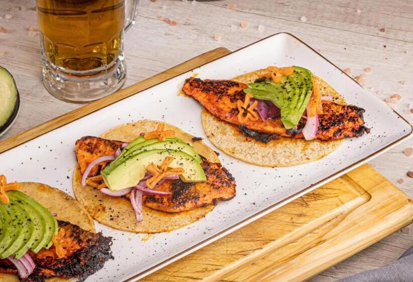 Tryp By Wyndham San Luis Potosi Hotel & Suites