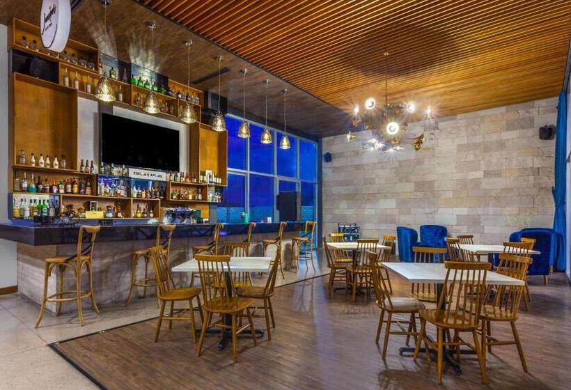Tryp By Wyndham San Luis Potosi Hotel & Suites