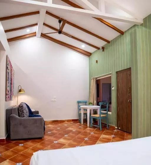 C Roque Beach Resort