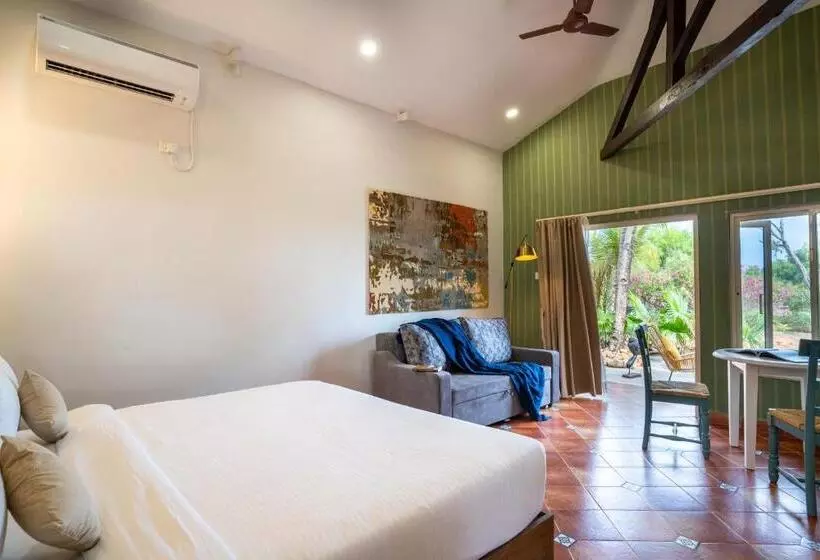 C Roque Beach Resort