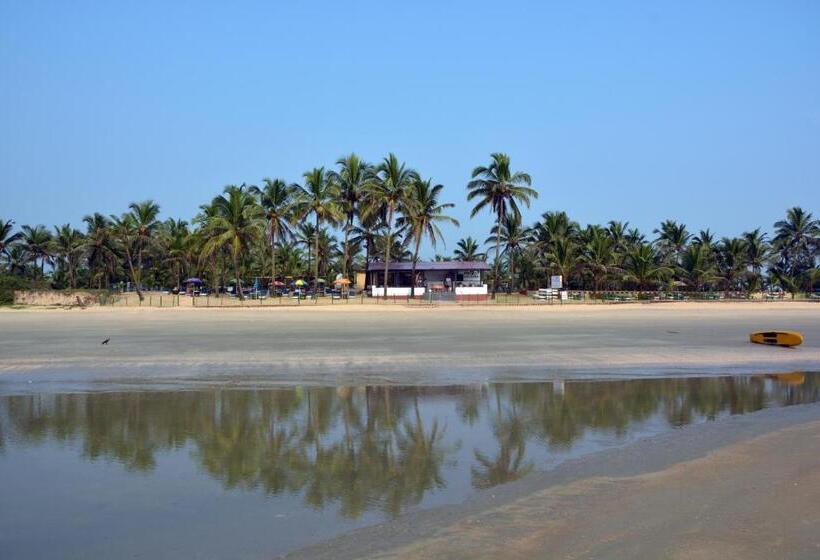 C Roque Beach Resort