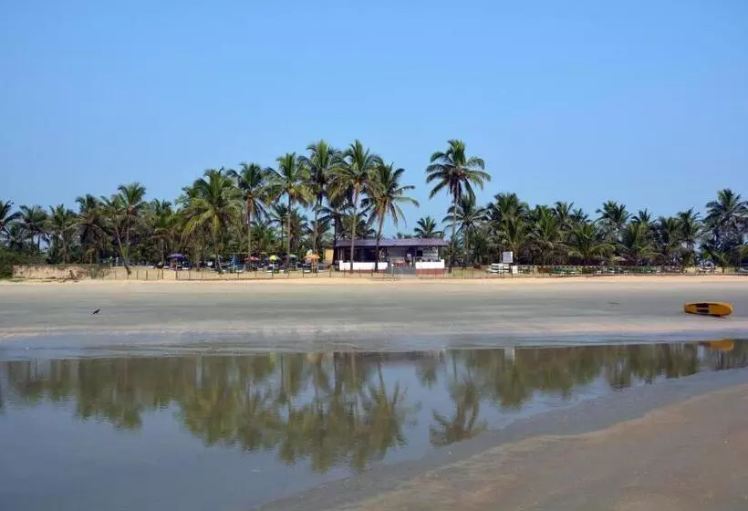 C Roque Beach Resort