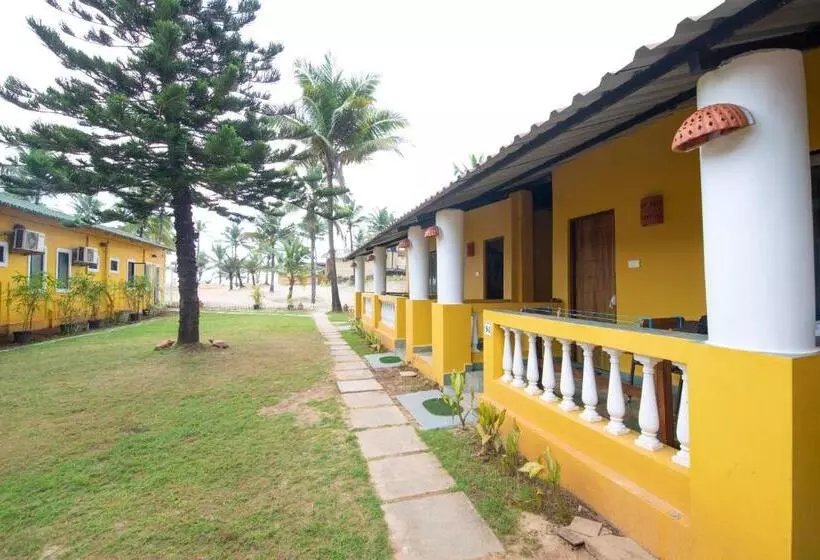 C Roque Beach Resort