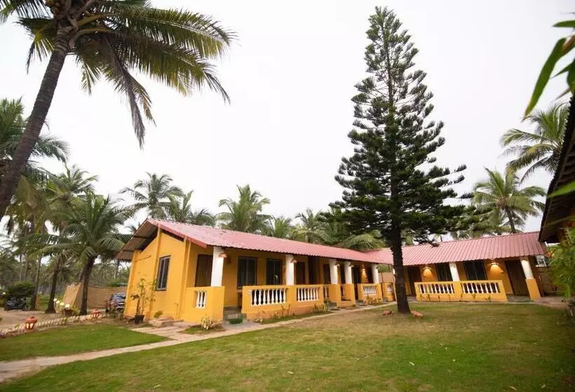 C Roque Beach Resort