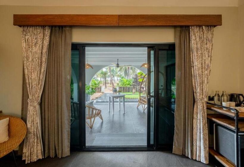 C Roque Beach Resort