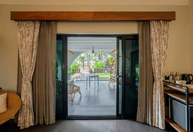 C Roque Beach Resort