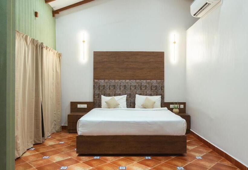 C Roque Beach Resort