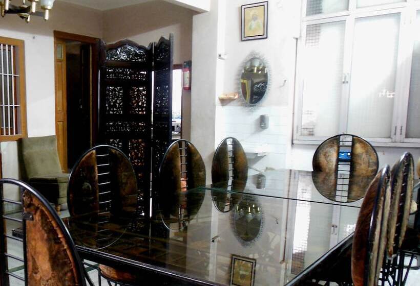 هتل Collection O Konark Palace