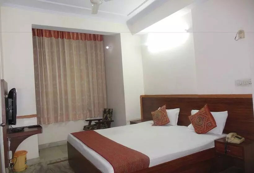 هتل Collection O Konark Palace