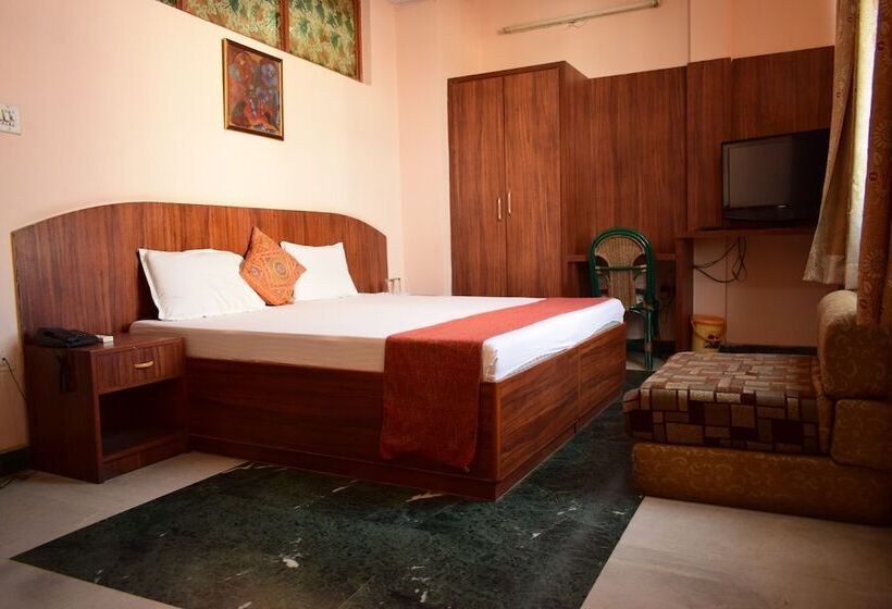 هتل Collection O Konark Palace