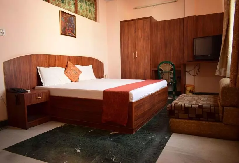 هتل Collection O Konark Palace