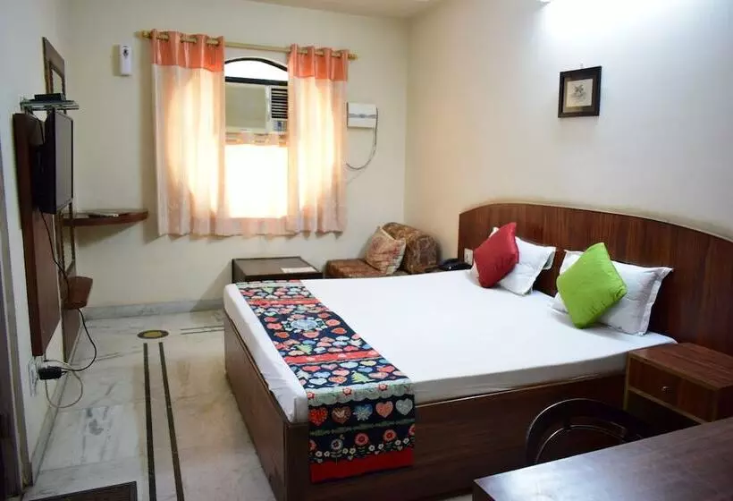 هتل Collection O Konark Palace