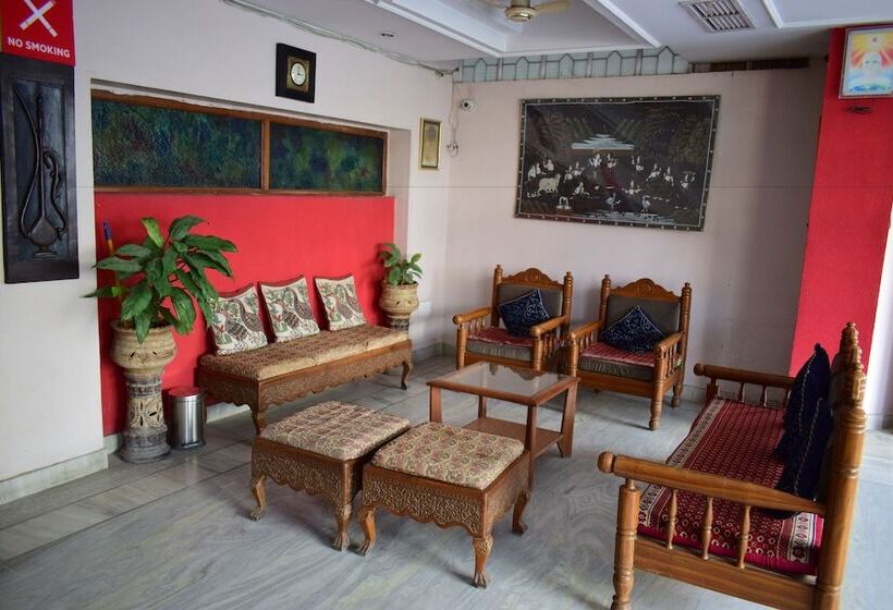 هتل Collection O Konark Palace