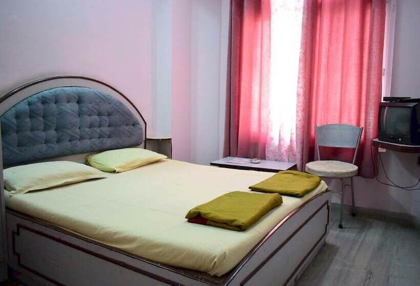 هتل Collection O Konark Palace