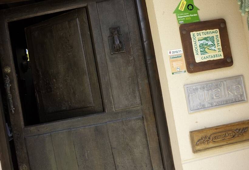 Отель Fuente De Las Anjanas