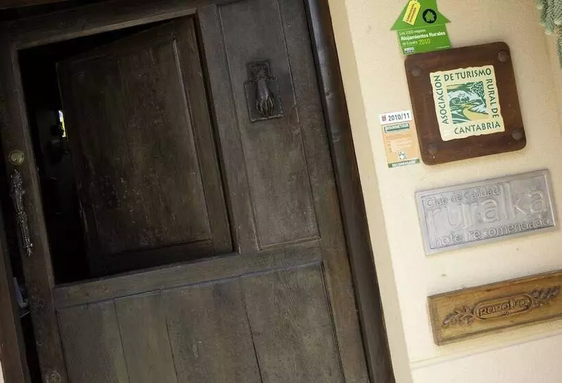 Hotelli Fuente De Las Anjanas