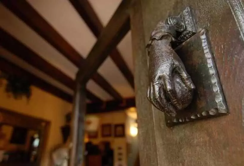 Hotelli Fuente De Las Anjanas