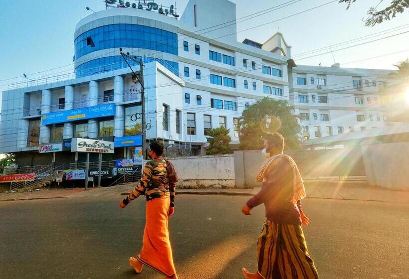 هتل Green Park Residency