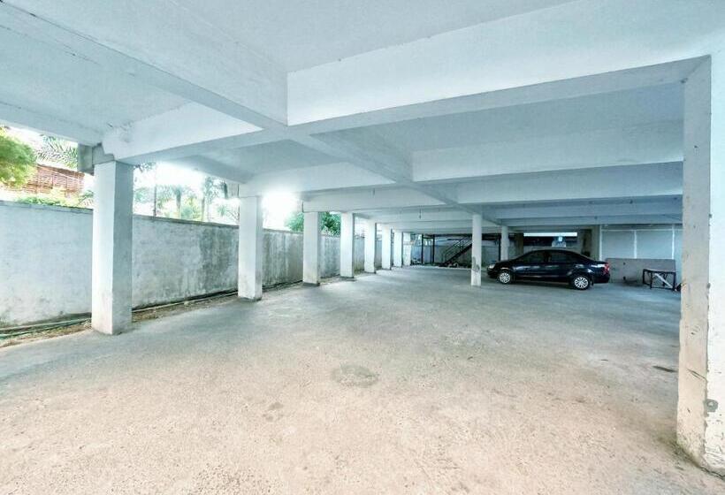 هتل Green Park Residency