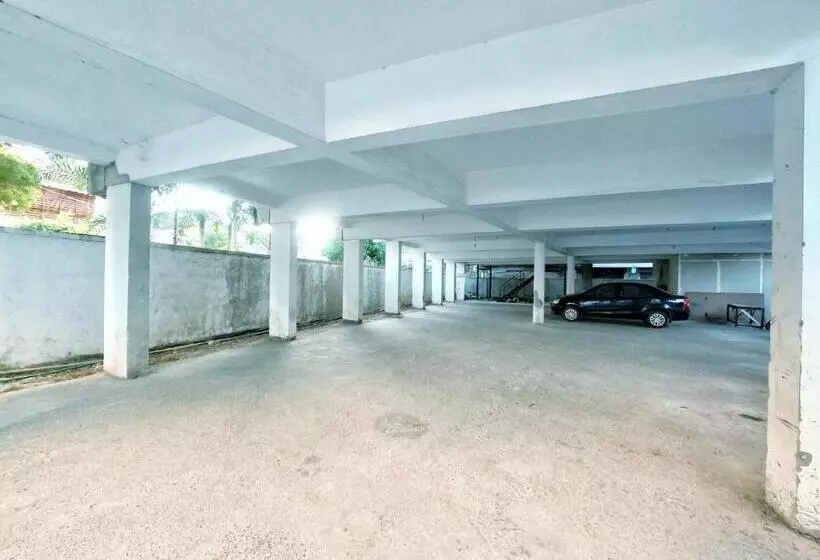 ホテル Green Park Residency