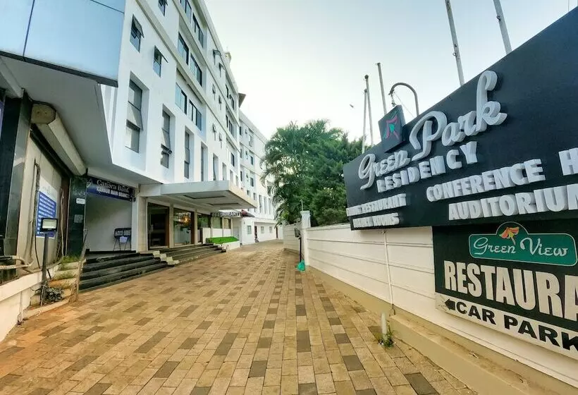 ホテル Green Park Residency