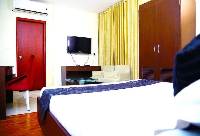 هتل Green Park Residency