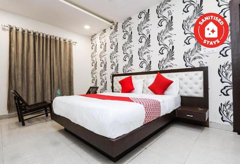 בית מלון כפרי Madhuram Palace