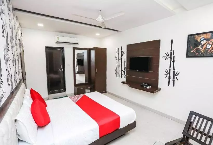 ホテル Madhuram Palace
