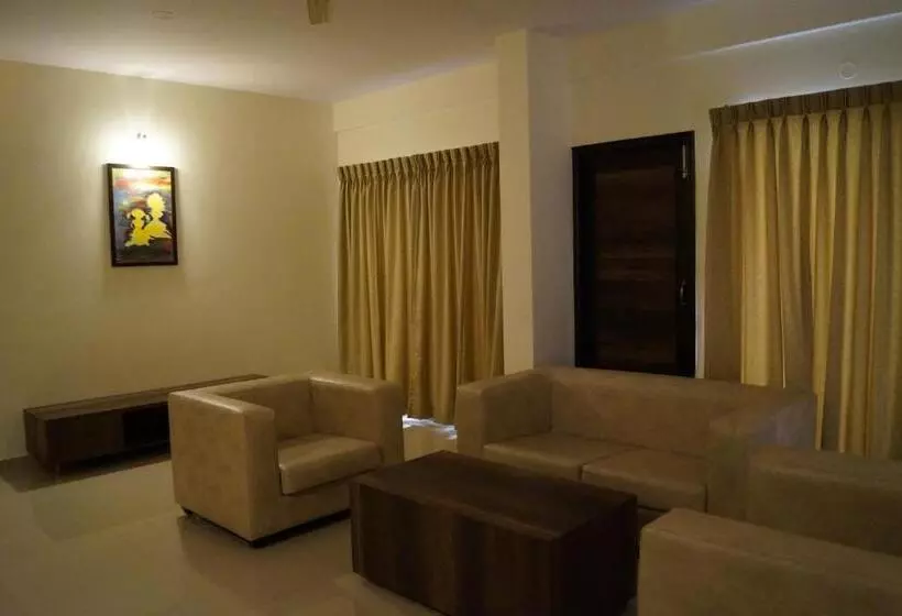 Hotel Royal Serenity Kammanahalli